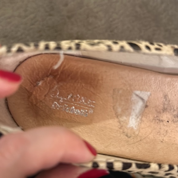 Dr scholls leopard shoes size 8. Item # 0036 - Picture 4 of 5